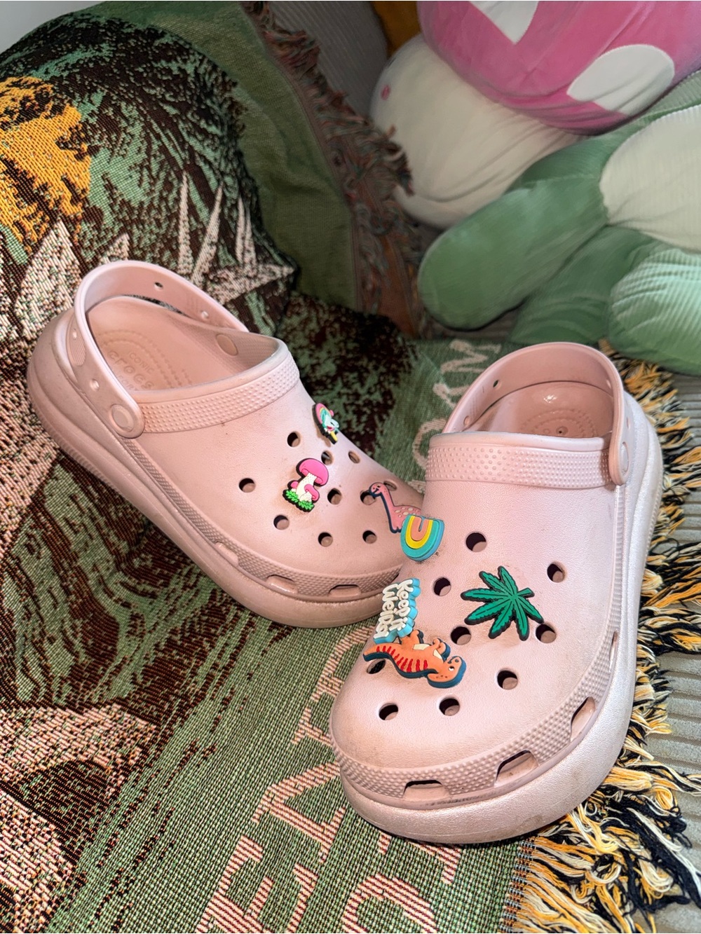 Crush shimmer platform crocs